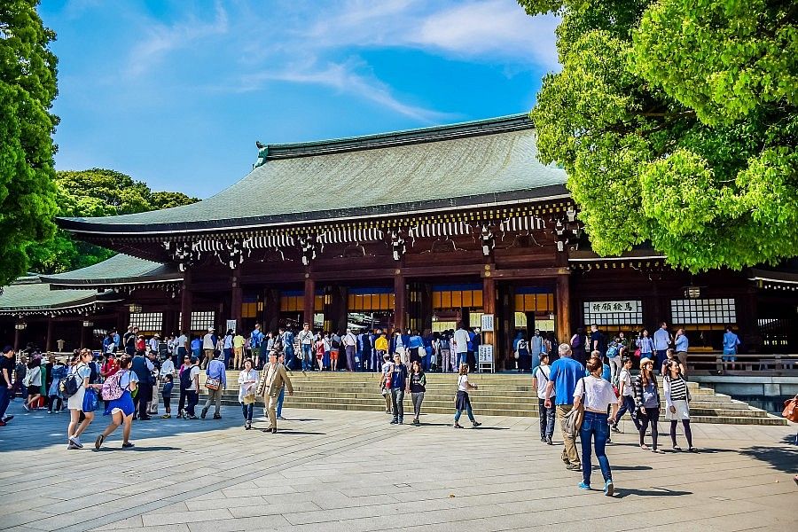 Con GiappoTour, al santuario Meiji Jingu, oggi! È sempre un piacere  incontrarvi! Foto, autografi e un po' di tempo in compagnia. Il tour…